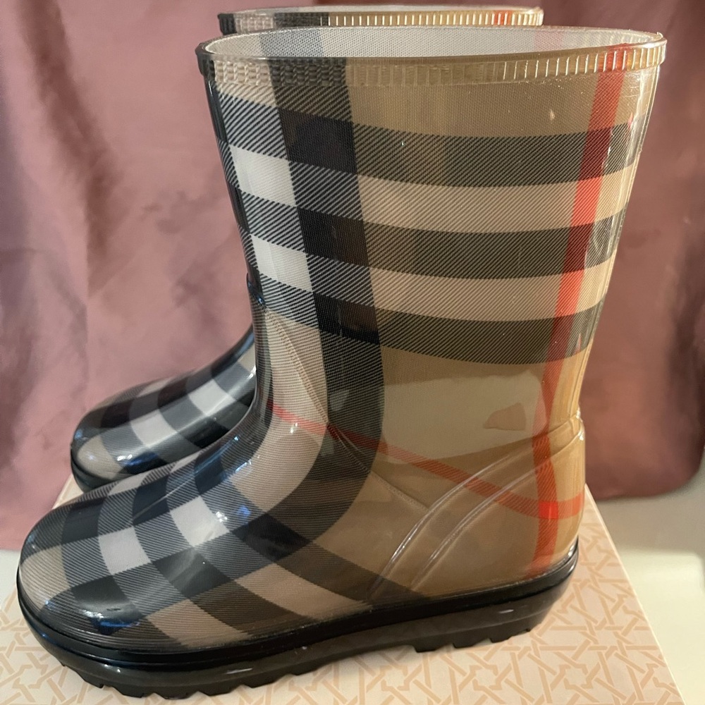 🌸Burberry Rain Boots🌸